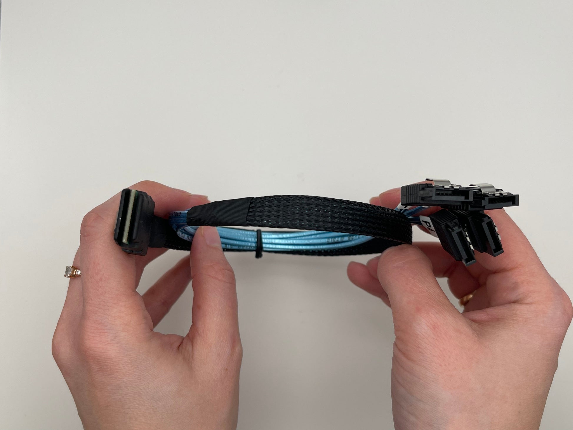 INSPUR YZCA-00019-101/102 LSI2008 9211-8i + cables SFF8087