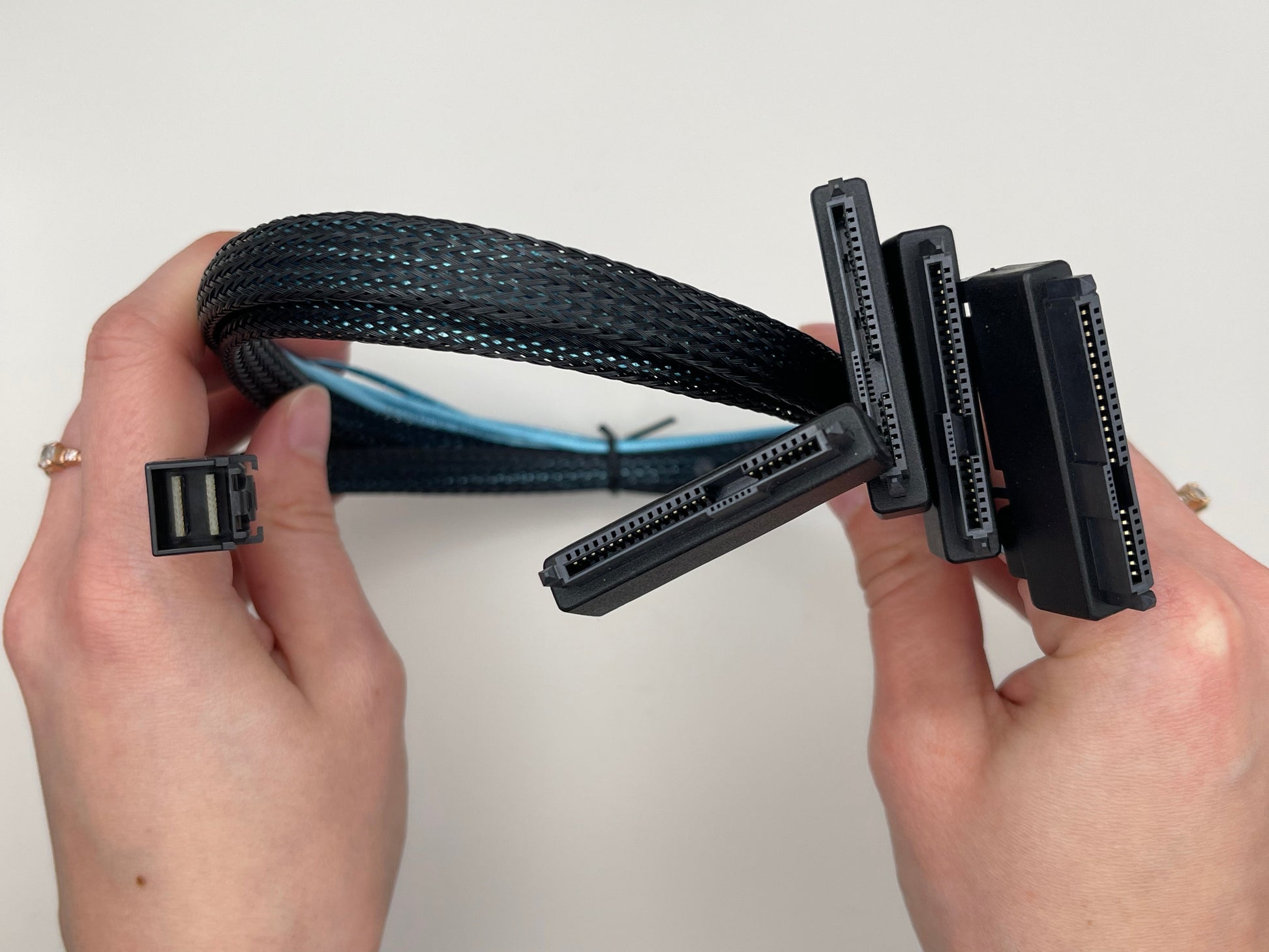 SFF-8643 to 4 SAS SFF-8482 1m