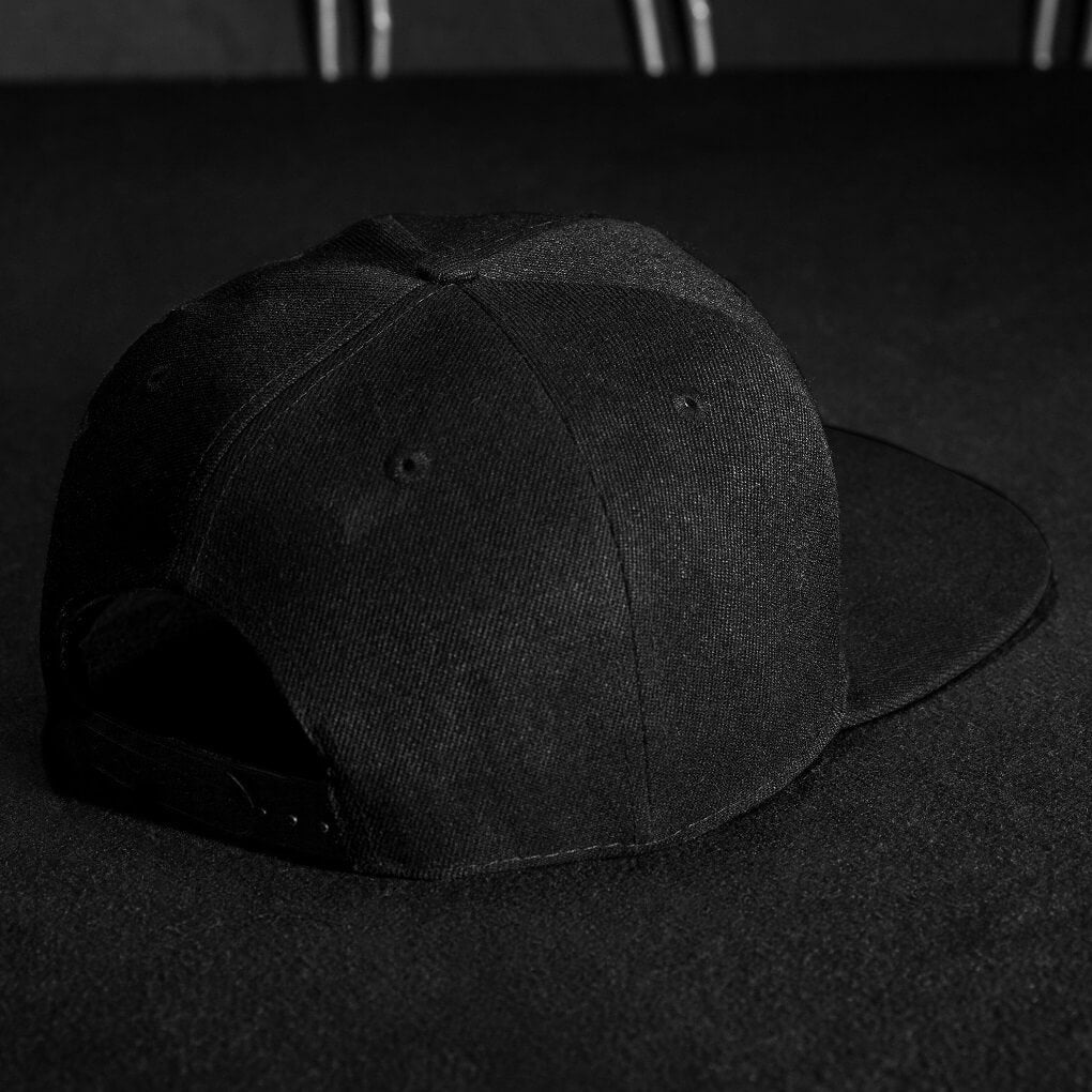 Snapback Cap - Black & Black