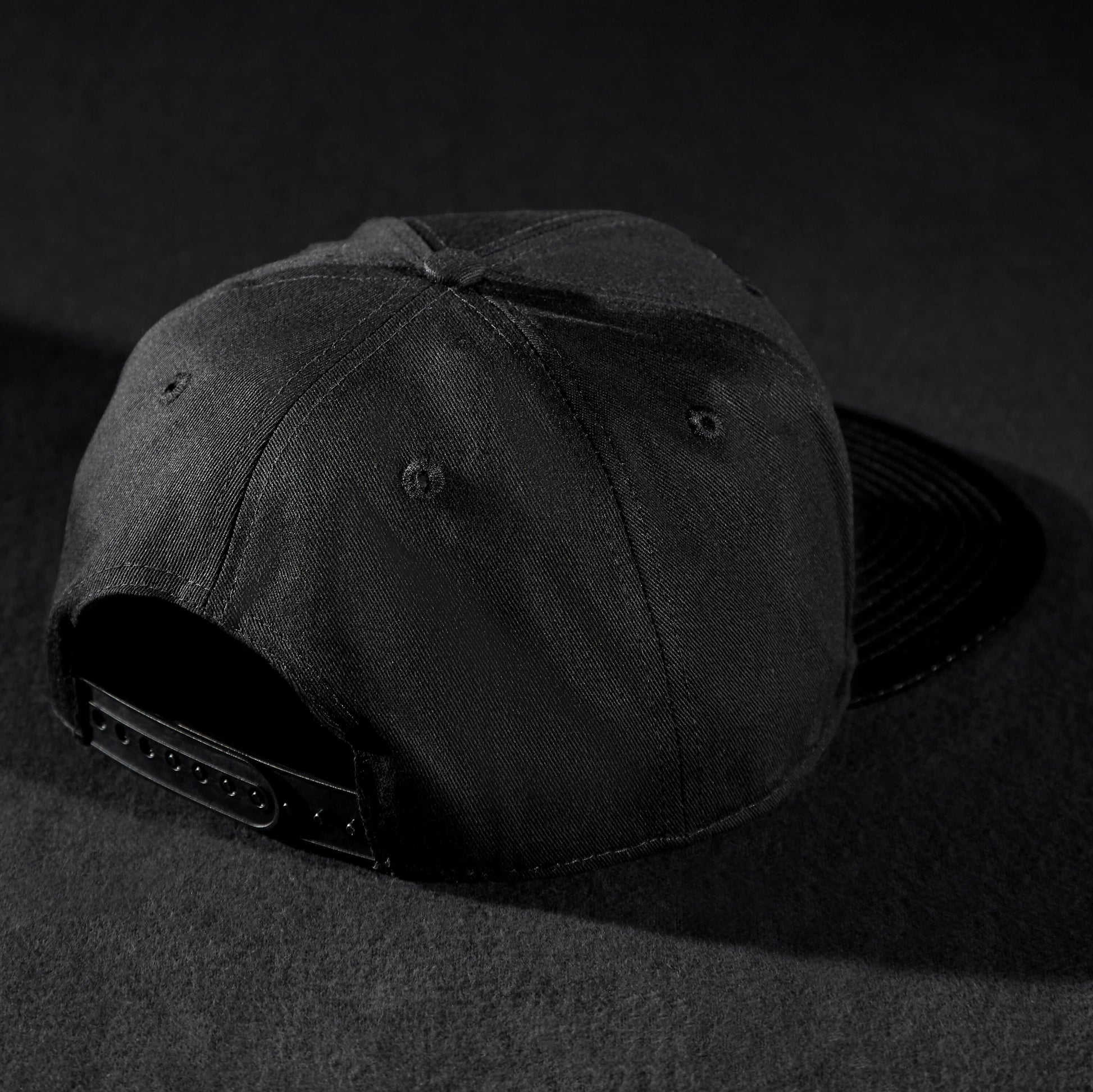 Snapback Cap - Black & Black Carbon