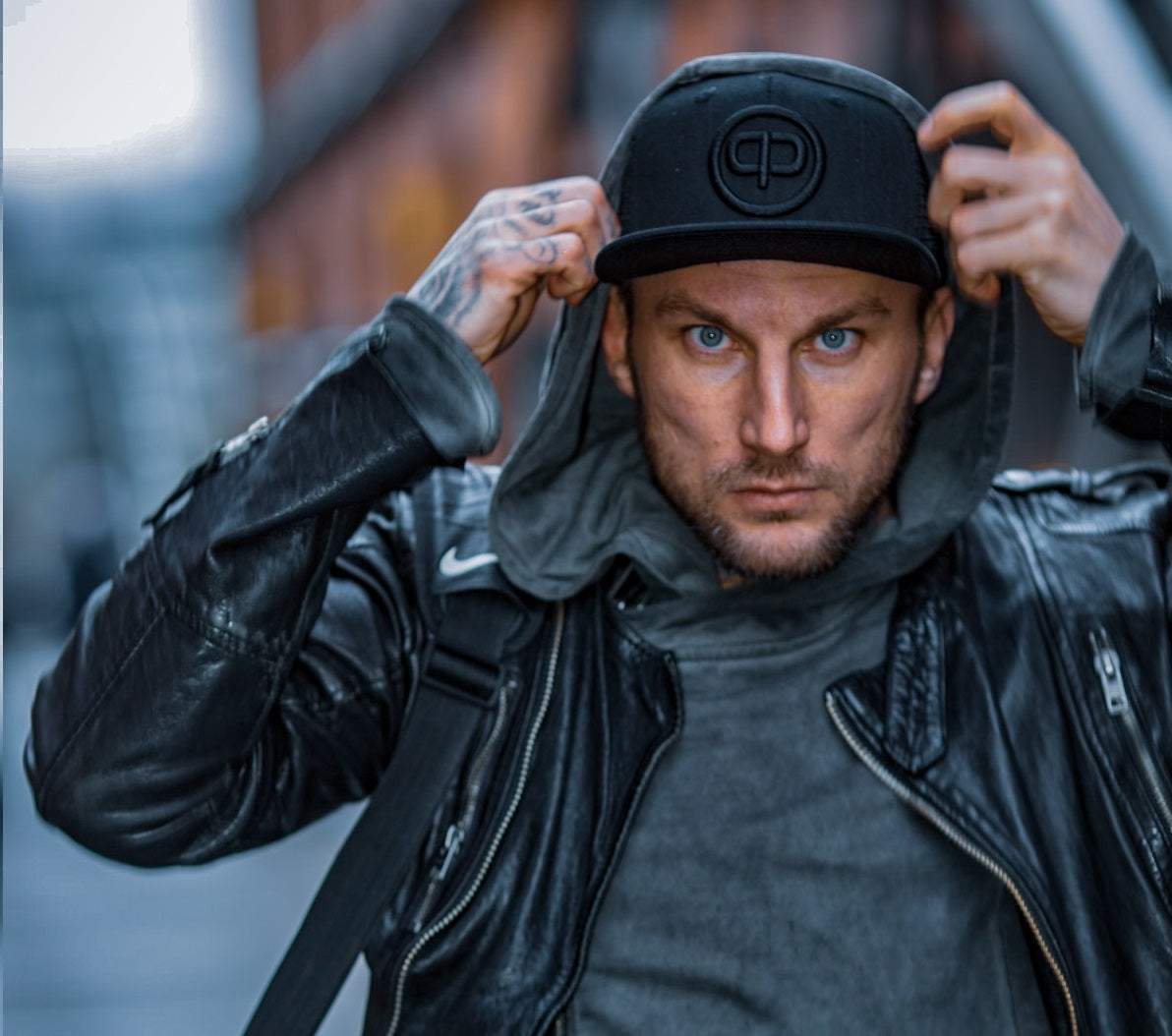 Leathersnap Cap - Black & Black